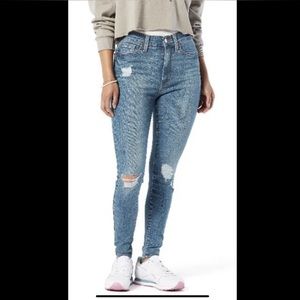 Levi’s Signature Women’s Jeans size 11 Skinny Ankle Distressed Ripped jeans